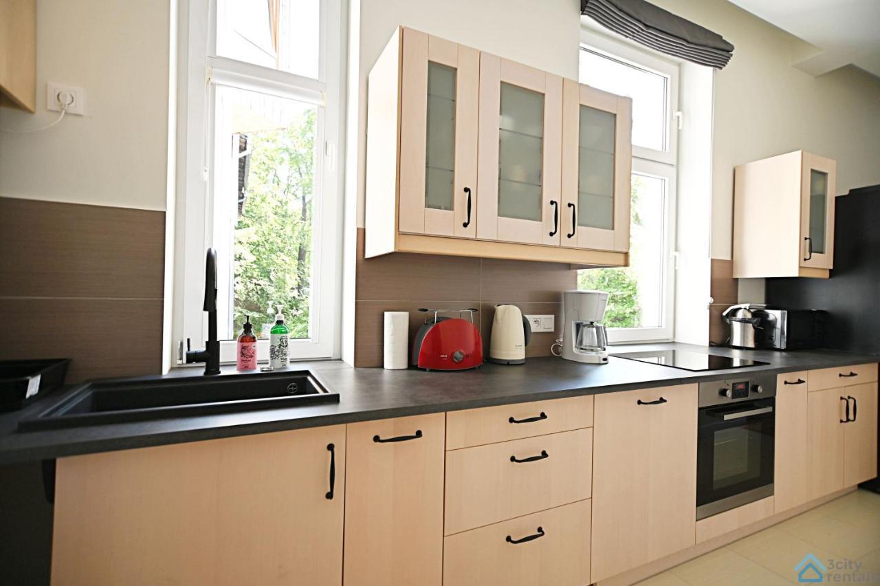 Beige And Red 3City Studio In Sopot With Outdoor Parking By Noclegi Renters Экстерьер фото